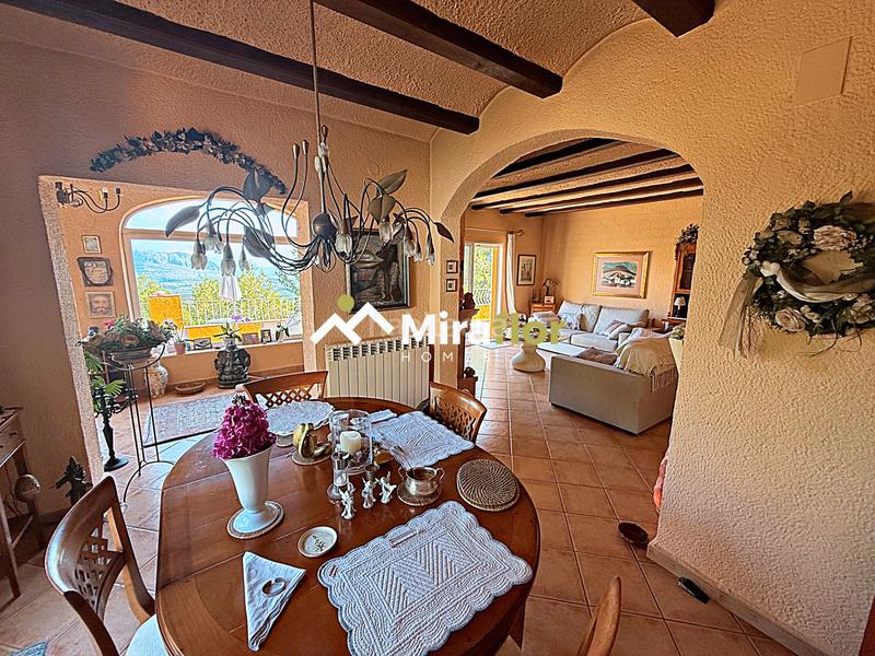 Foto fb9fb0de-c8dd-4976-bea1-1a36efc32fb4. Chalet con camino riscaldamento parcheggio piscina in Benidoleig