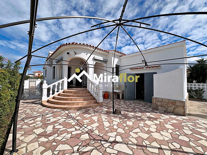 Foto 7b4b1fb8-5d3d-4807-88d2-d335187320c9. Chalet avec parking dans Poblets (els)