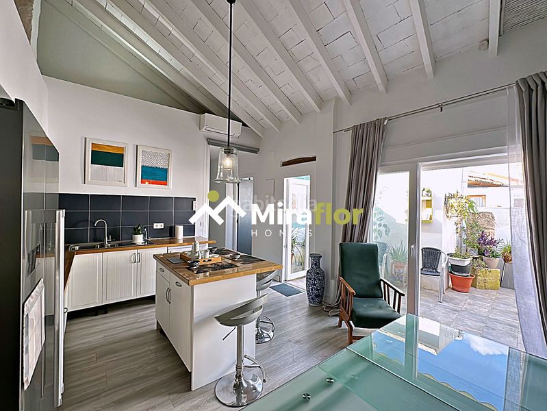 Foto 2e63f924-03a9-45ef-ace9-f6821d999017. Casa adossada amb xemeneia calefacció aparcament a Dénia