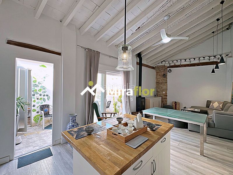 Foto 2ec7a939-48d9-4d85-97c8-7365910369d2. Casa adossada amb xemeneia calefacció aparcament a Dénia