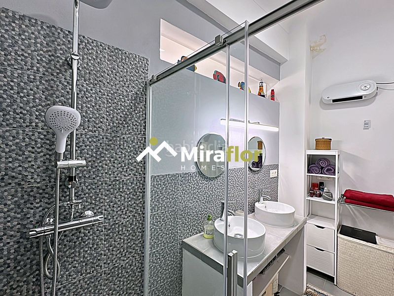 Foto 53e26166-0cea-4b46-bba4-ee365d2bead4. Casa adossada amb xemeneia calefacció aparcament a Dénia