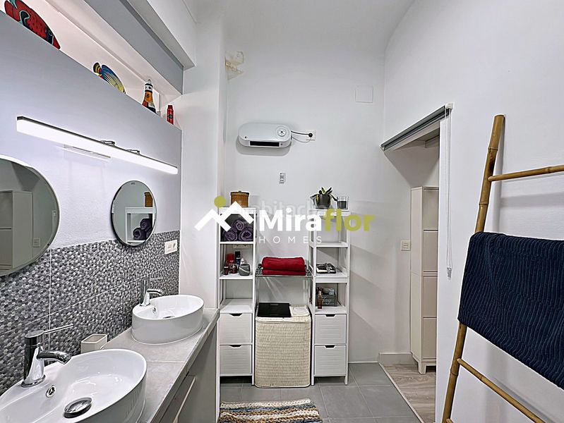 Foto 6023074a-75f4-42bd-9ab6-b1c11a480b7d. Casa adossada amb xemeneia calefacció aparcament a Dénia