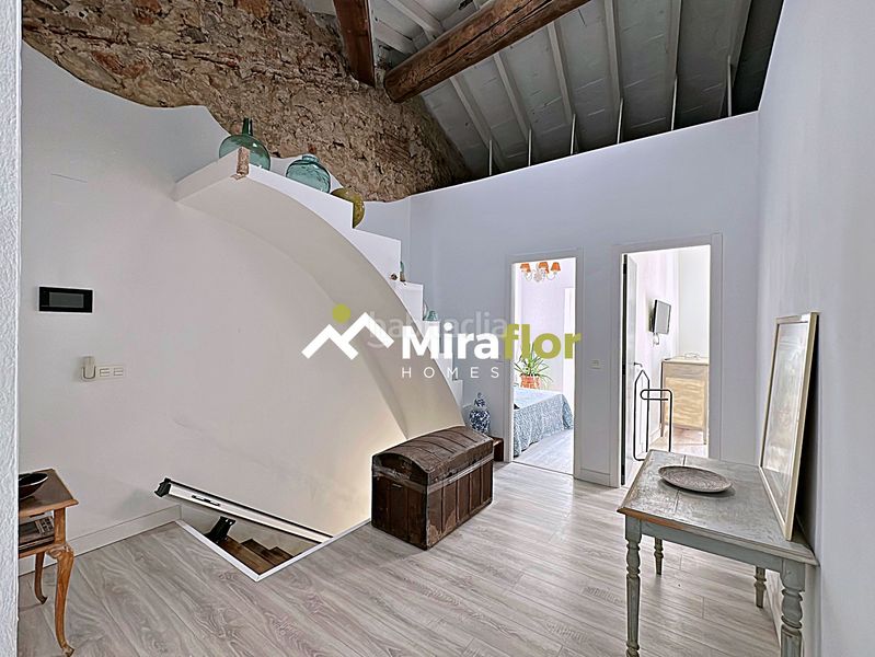 Foto b60424f9-c6fa-41a2-aea9-ca62c1aecebf. Casa adossada amb xemeneia calefacció aparcament a Dénia