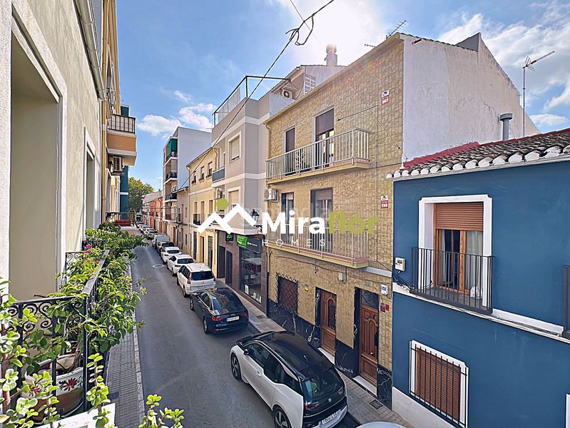 Foto f636510c-6f8a-43b9-beed-2ddadde98d25. Casa adossada amb xemeneia calefacció aparcament a Dénia