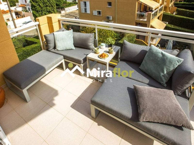 Foto 041e3d83-51fa-4d84-ad41-c5690537a4e1. Apartament amb aparcament piscina a El Puerto Dénia