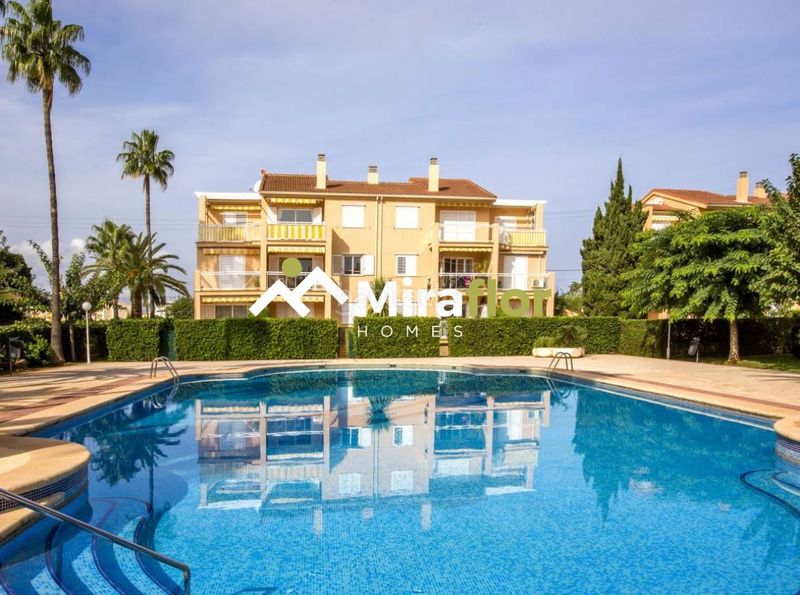 Foto abf571d7-4cac-45d7-a0f3-4ebc7a996e91. Apartament amb aparcament piscina a El Puerto Dénia