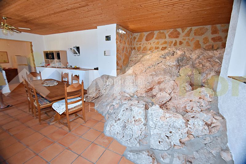 Foto d494b9a2-17fe-48c5-aa3c-0836aac8ee89. Chalet with fireplace heating parking pool in Font d´en Carròs (la)