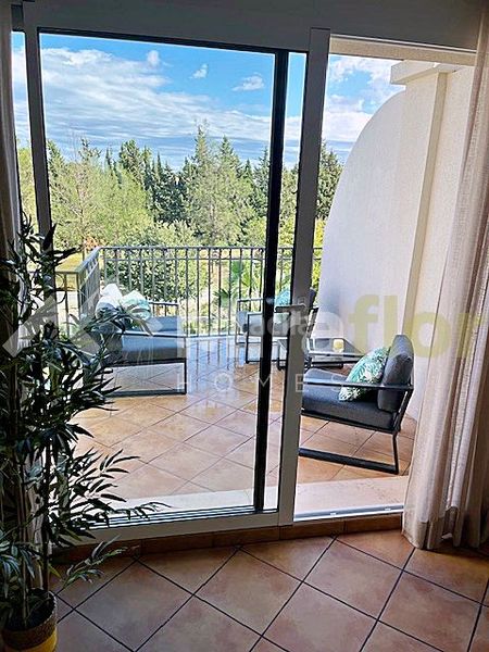 Foto f035ffdc-ef05-4988-bacd-88c4e5779b3c. Àtic amb aparcament piscina a El Montgó Dénia