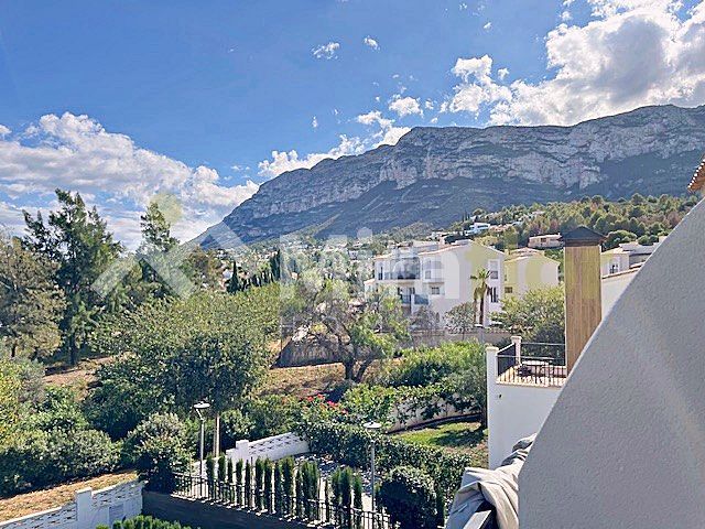 Foto fd160c1e-7ae2-4ff8-8c04-db6bf238cd77. Àtic amb aparcament piscina a El Montgó Dénia