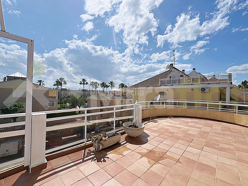 Foto f02d59c8-469a-47e6-8b9c-017adfbe8a7e. Àtic amb aparcament piscina a Les Bassetes - El Marjal Dénia