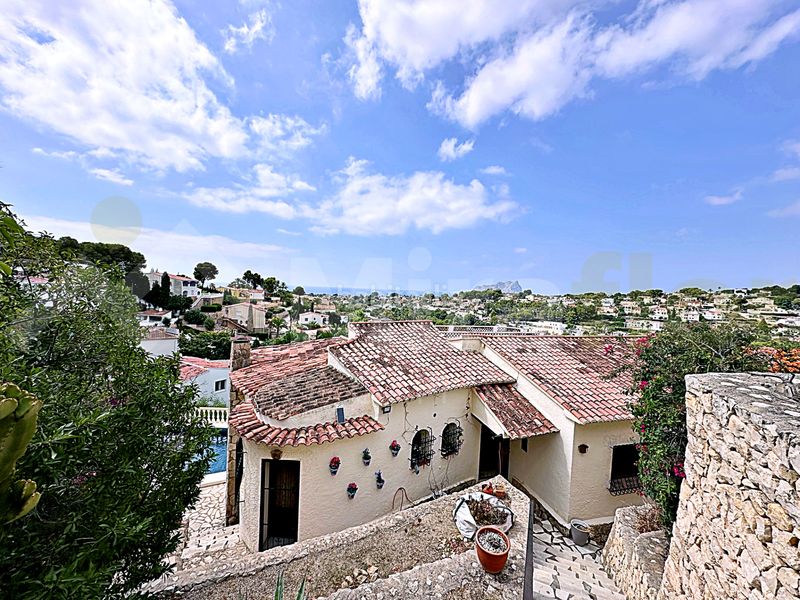 Foto f2f08425-d5b5-49d5-a2c5-e0e10205e8e6. Xalet amb xemeneia aparcament piscina a La Viña-Montemar-San Jaime Benissa
