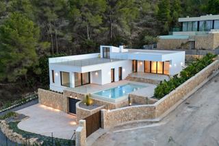 Xalet en Carrer de l'anou 9. Villa de lujo a estrenar con magnficas vistas al mar, un refugi