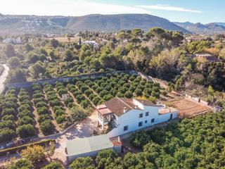 Xalet a La Pedrera-Vessanes. Chalet con dos viviendas independientes, una gran parcela y boni