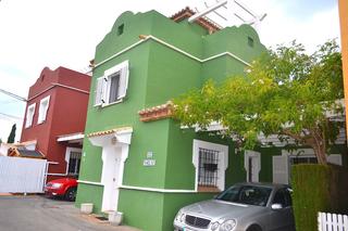 Casa aparellada en N/a. Bonito pareado en un magnfico complejo residencial con preciosa