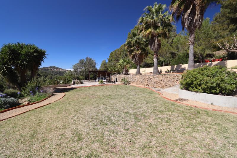 Foto 63524a58-9dc1-4e28-998a-c5226993de1a. Chalet villa en enclave único con gran parcela frente al valle de Jesús Pobre en Dénia