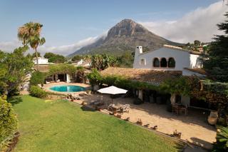 Xalet en Partida Tosal - Zona dels Castellans. Lujosa villa con estilo tradicional mediterrneo orientada al su