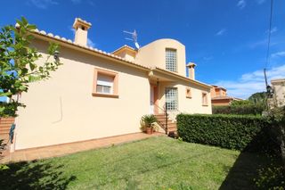 Chalet en El Montgó. Villa ubicada muy cerca del pueblo