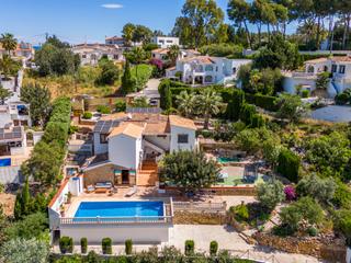 Chalet en El Montgó. En venta en denia este acogedor y soleado chalet de estilo rústi