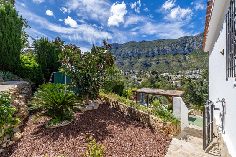 Foto 276935a4-2d61-4a58-8f08-b23574545da2. Chalet en venta en denia este acogedor y soleado chalet de estilo rústico, con unas vistas impresionantes al montgó en Dénia