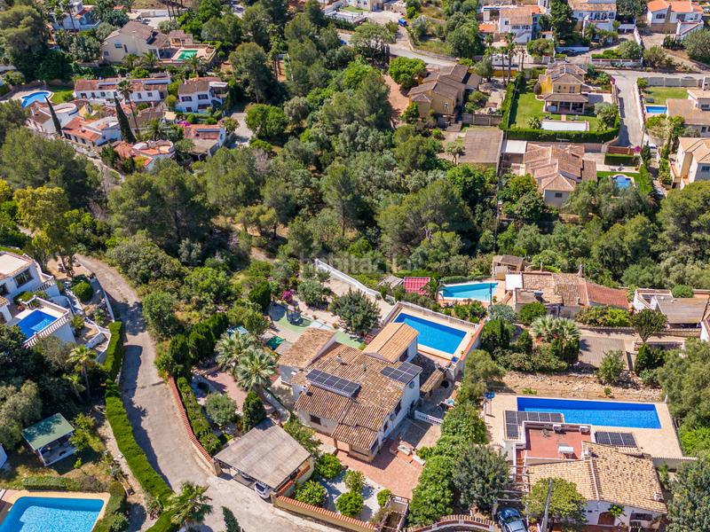 Foto 3763fe33-be57-4121-964b-ca4e54549d82. Chalet en venta en denia este acogedor y soleado chalet de estilo rústico, con unas vistas impresionantes al montgó en Dénia