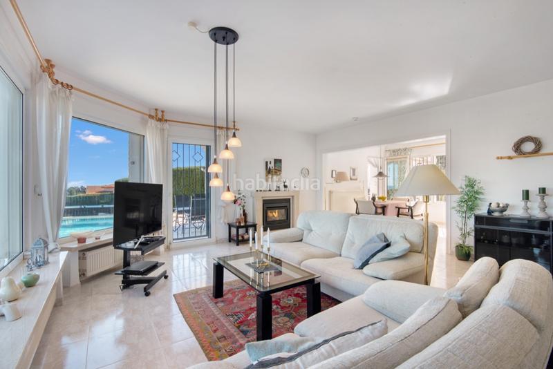 Foto c34d39aa-13ba-4c54-8d37-5b94319febd8. Chalet avec cheminée chauffage parking piscine dans Dénia