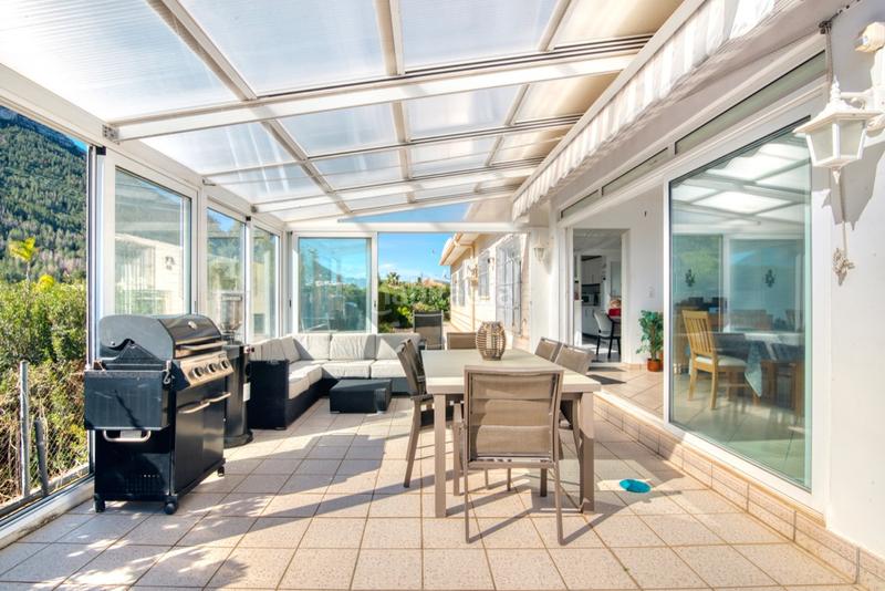 Foto fbc11b3c-f10a-4c22-bcf0-b9478a4c528e. Chalet avec cheminée chauffage parking piscine dans Dénia