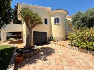 Xalet en El Montg. Ocasin de comprar un buen chalet muy bien ubicado cerca de la m