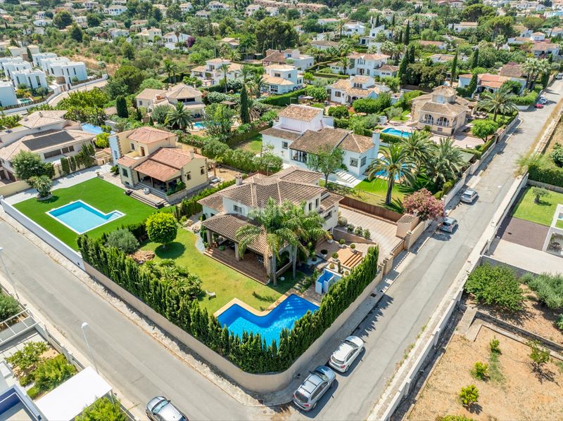 Foto 50a0f96b-fc9d-4c12-8782-49689df5b1b7. Xalet amb xemeneia calefacció aparcament a El Montgó Dénia