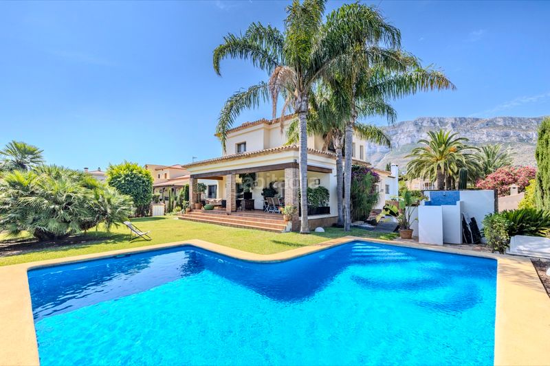 Foto ef7d7527-4f0e-493f-bf4f-4e1d12accafb. Xalet amb xemeneia calefacció aparcament a El Montgó Dénia