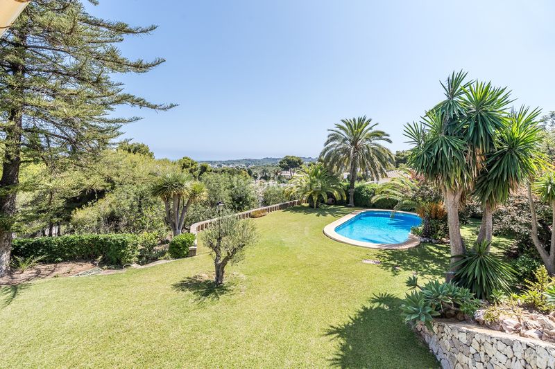 Foto 594a6def-40a3-450c-8d2b-4be027ad95e9. Xalet amb xemeneia calefacció aparcament piscina a Xàbia