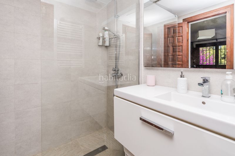 Foto 7a7fd12b-74f2-4a42-a0ad-f62d6ad5f1f3. Xalet amb xemeneia calefacció aparcament piscina a Xàbia