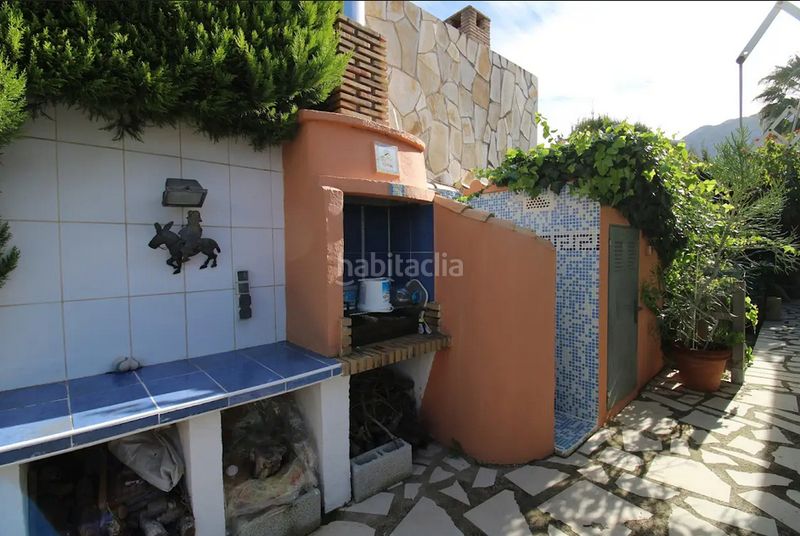 Foto 11a95c78-9caa-4ad2-9e17-bdbe1fa0093c. Xalet amb xemeneia calefacció aparcament piscina a Dénia