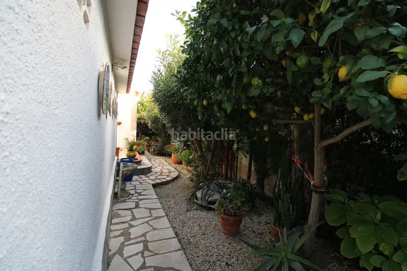 Foto f6009514-a3b5-4949-84fe-60cbc1f89528. Xalet amb xemeneia calefacció aparcament piscina a Dénia