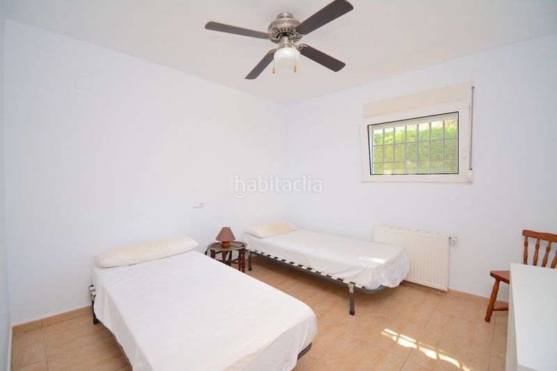 Foto 04a634f4-8c6b-4133-afac-2d2e0f99b2b0. Xalet amb xemeneia calefacció aparcament piscina a Xàbia