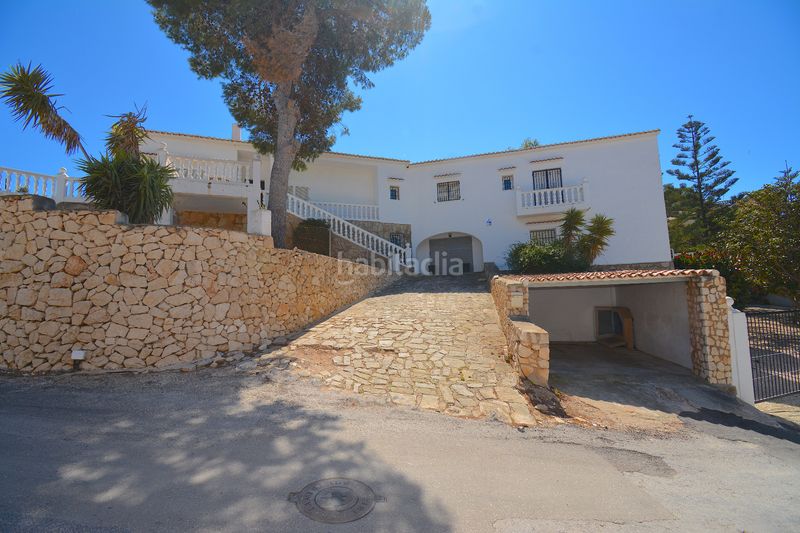 Foto 9fc2fffa-3008-4772-ad36-b32f476cdf4d. Xalet amb xemeneia calefacció aparcament piscina a Xàbia