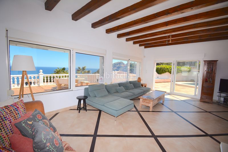 Foto e1b99d10-22bd-4cda-9abe-4d5bcf1e1195. Xalet amb xemeneia calefacció aparcament piscina a Xàbia