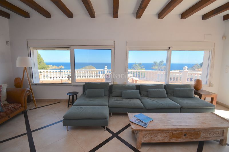 Foto f18739aa-4fdf-407a-a06f-eca0550024de. Xalet amb xemeneia calefacció aparcament piscina a Xàbia