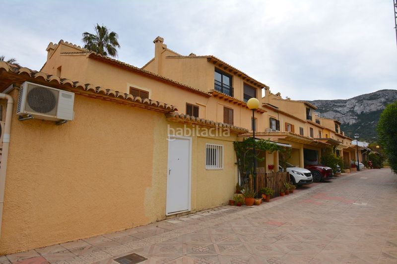 Foto 435a0b86-08aa-41b8-baab-c0439f43bb30. Casa adossada amb aparcament piscina a El Montgó Dénia