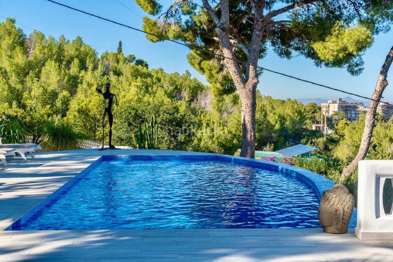Foto e4d07247-79c4-4741-982b-c88303bb394a. Xalet amb xemeneia calefacció aparcament piscina a Dénia