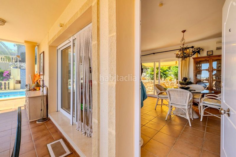 Foto cc86e3d6-d5f3-4a9c-af92-38c92728233d. Xalet amb xemeneia calefacció aparcament piscina a Dénia