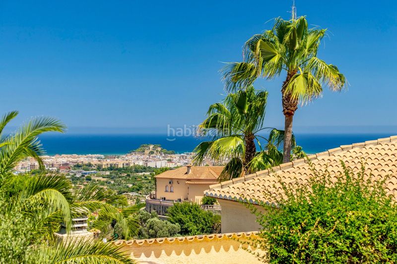 Foto d4bcf1a4-7274-4cb7-bd50-5c0343d980d5. Xalet amb xemeneia calefacció aparcament piscina a Dénia