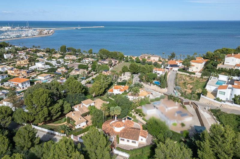 Foto ed5cdcc6-c282-43eb-a91c-c55ab07dd721. Xalet amb xemeneia calefacció aparcament piscina a Dénia