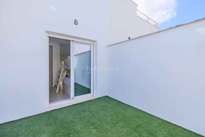 Foto 8e6d401d-84d1-4eb8-ac0c-d9cda46e81b2. Casa aparellada amb aparcament piscina a El Montgó Dénia