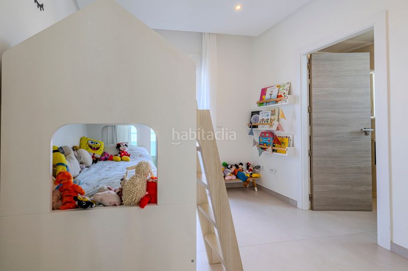 Foto ebba1c76-6747-40d0-86d8-e0e2bc291e78. Casa aparellada amb aparcament piscina a El Montgó Dénia