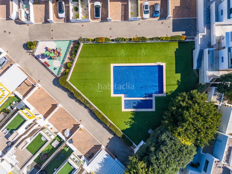 Foto ff2aff09-60f9-4605-b3ae-655906ad1163. Casa aparellada amb aparcament piscina a El Montgó Dénia