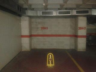 Location Parking voiture à Carrer joan baptista plana 25. Se alquila parking en la avenida roma de tarragona.