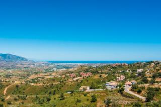 Terrain résidentiel à Ojén. Suelo para 9 villas de lujo con vistas abiertas al mar.