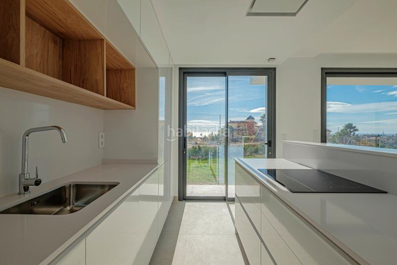 Foto 0ef469d4-c7ad-47f4-8403-1c5e4399d7e6. Apartament amb aparcament piscina a El Faro de Calaburra - Chaparral Mijas