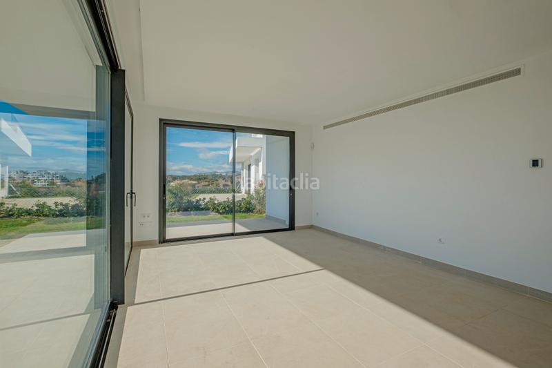 Foto 1fe5cd2e-4204-41b1-b897-5a90a5d021ce. Apartament amb aparcament piscina a El Faro de Calaburra - Chaparral Mijas