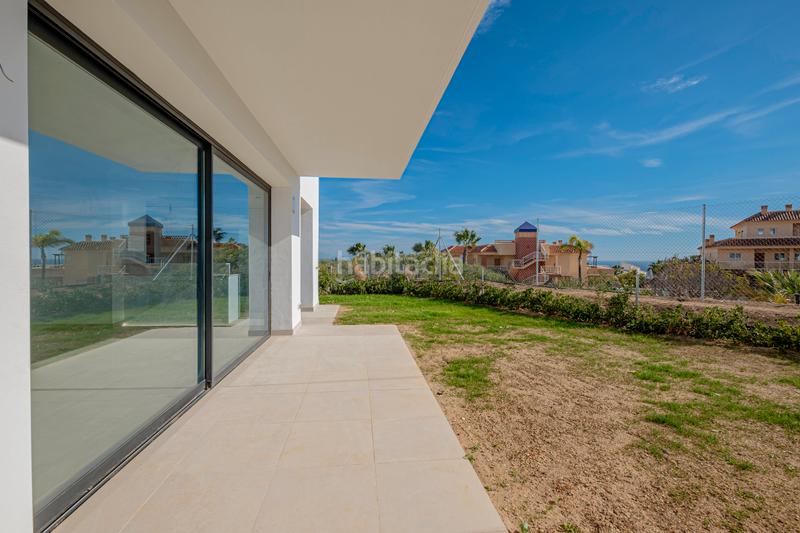 Foto ff9b7215-790e-4339-b13b-5879b0675180. Apartament amb aparcament piscina a El Faro de Calaburra - Chaparral Mijas